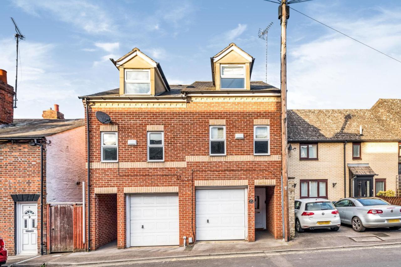 3 Bedroom Townhouse Near South Park - Close To Centre ! Apartamento