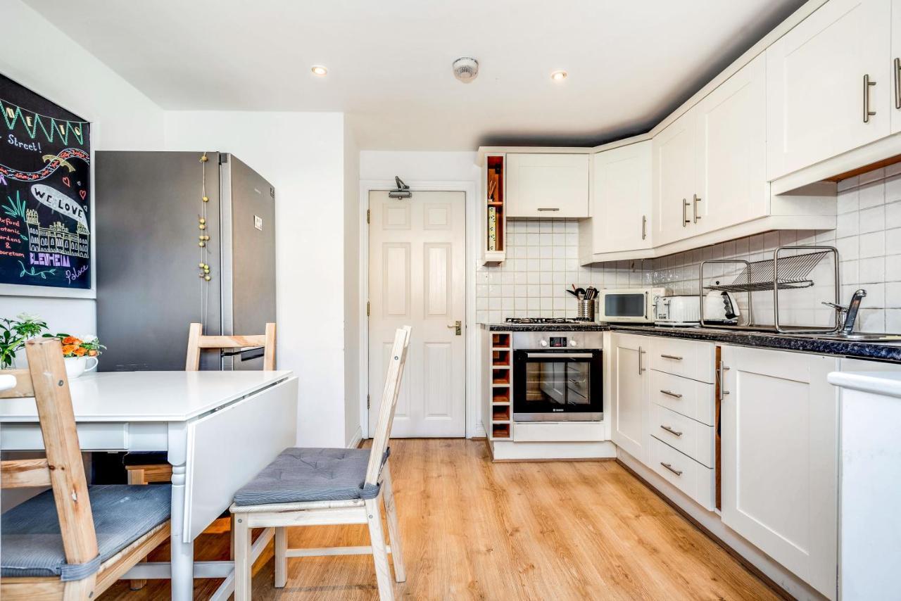 3 Bedroom Townhouse Near South Park - Close To Centre ! Apartamento *